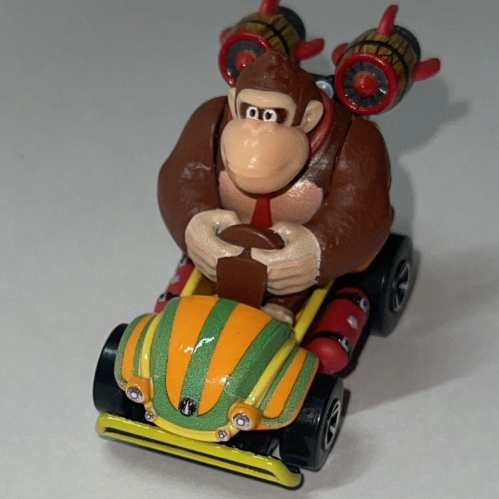 2023 HOT WHEELS THE SUPER MARIO BROS MOVIE DONKEY KONG MATTEL - Picture 2 of 5